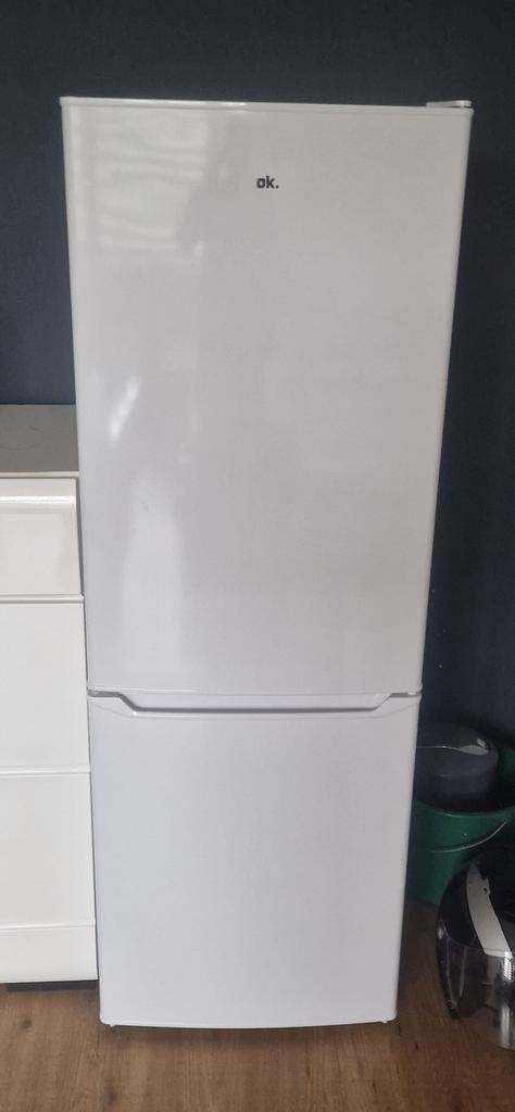 Koelkast combi OK, Witgoed en Apparatuur, Koelkasten en IJskasten, Zo goed als nieuw, Met aparte vriezer, 200 liter of meer, 45 tot 60 cm