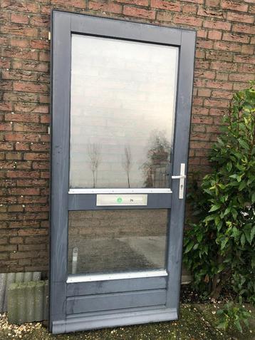 |Hardhouten voordeur| buitendeur| dubbelglas| 201,5 X 92,7| beschikbaar voor biedingen