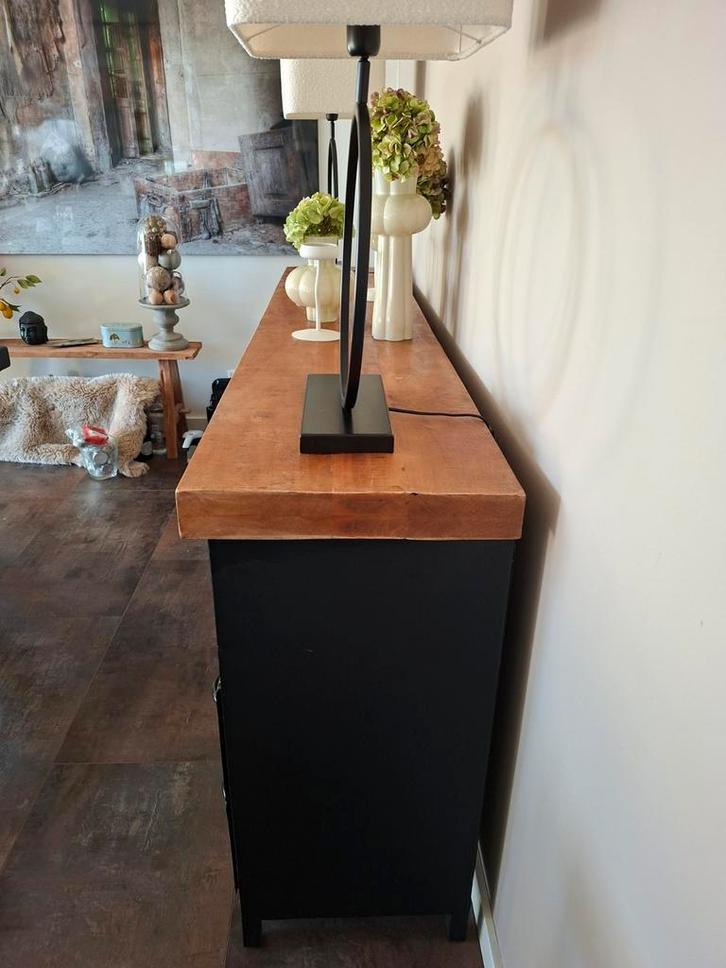 Zwarte Eleonora dressoir., Huis en Inrichting, Kasten | Dressoirs, Zo goed als nieuw, 200 cm of meer, 25 tot 50 cm, Ophalen