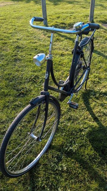 Gazelle oma fiets beschikbaar voor biedingen