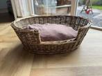 Rieten hondenmand ovaal 75x55x25 incl. kussen, Ophalen, Gebruikt, Riet