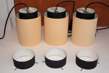 Set van 3 vintage metalen hanglampen (zwart & beige) beschikbaar voor biedingen