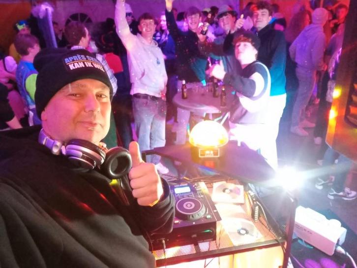 Goedkope dj, betaalbare dj, Dj boeken, Dj huren, feest dj, Diensten en Vakmensen, Muzikanten, Artiesten en Dj's, Dj