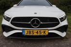 Mercedes-Benz A klasse A200 AMG Line 2024 Benzine - Wit Pano, Auto's, 4 cilinders, USB, Bedrijf, Geïmporteerd
