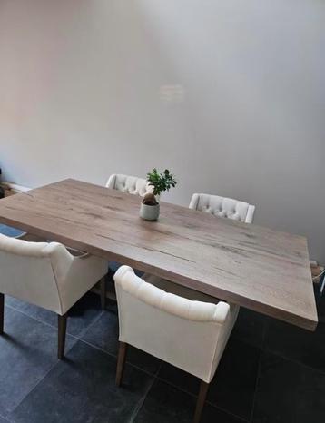 Massief eikenhouten eetkamertafel  beschikbaar voor biedingen