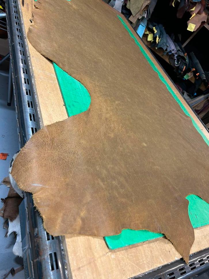 Cognac patina-vintage halve huid 1.5mm dik soepel&glad A-503, Hobby en Vrije tijd, Stoffen en Lappen, Zo goed als nieuw, Leer of Kunstleer