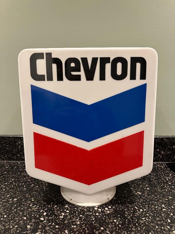 Originele CHEVRON globe benzine pomp. Benzinepomp globe., Verzamelen, Merken en Reclamevoorwerpen, Gebruikt, Gebruiksvoorwerp