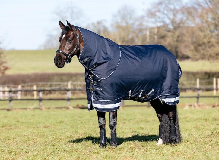 LeMieux Arika Storm-Tek Regendeken 200 gram + Hals 195 SALE!, Dieren en Toebehoren, Paarden en Pony's | Dekens en Dekjes, Nieuw