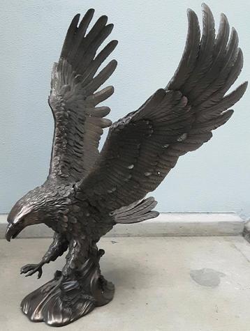Mystycalls poly garden gebronste adelaar beschikbaar voor biedingen