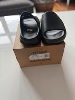 Yeezy slide slate grey Size 8/maat 42, Kleding | Heren, Schoenen, Ophalen of Verzenden, Nieuw