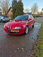 Alfa Romeo 147 1.6 T.spark 16V 88KW 3-deurs 2002 Rood, Auto's, Alfa Romeo, Voorwielaandrijving, Zwart, 4 cilinders, 400 kg