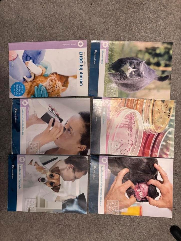 Studieboeken Paraveterinair  Niveau 3/4  2021-2024, Boeken, Studieboeken en Cursussen, Gelezen, MBO, Beta, Ophalen of Verzenden
