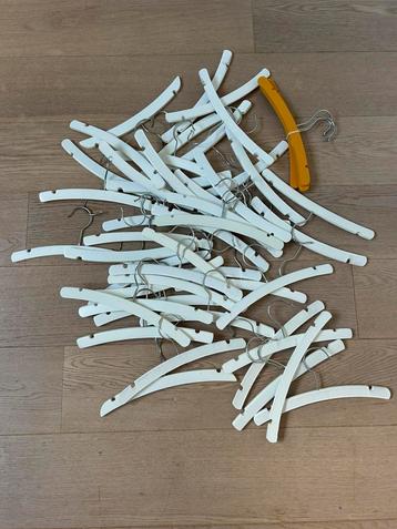 Kledinghangers, babykledinghangers ca 50 stuks beschikbaar voor biedingen