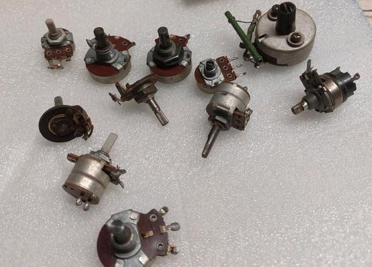Verschillende oude potentiometers., Ophalen of Verzenden