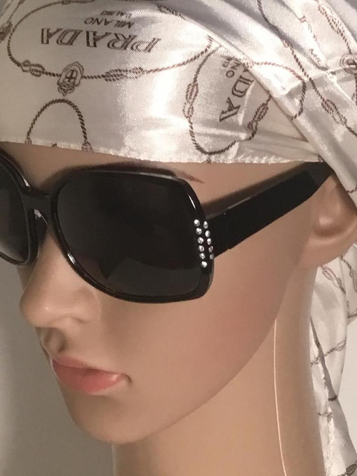 Zonnebril met leesgedeelte +2,5 ( in Hilversum), Sieraden, Tassen en Uiterlijk, Zonnebrillen en Brillen | Dames, Gebruikt, Zonnebril