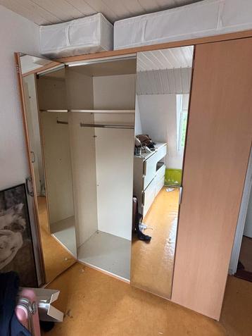 M Kledingkast met Spiegeldeuren 250x200x56 beschikbaar voor biedingen