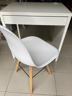 IKEA klein bureautje en stoel, Huis en Inrichting, Bureaus, Ophalen, Gebruikt, Bureau