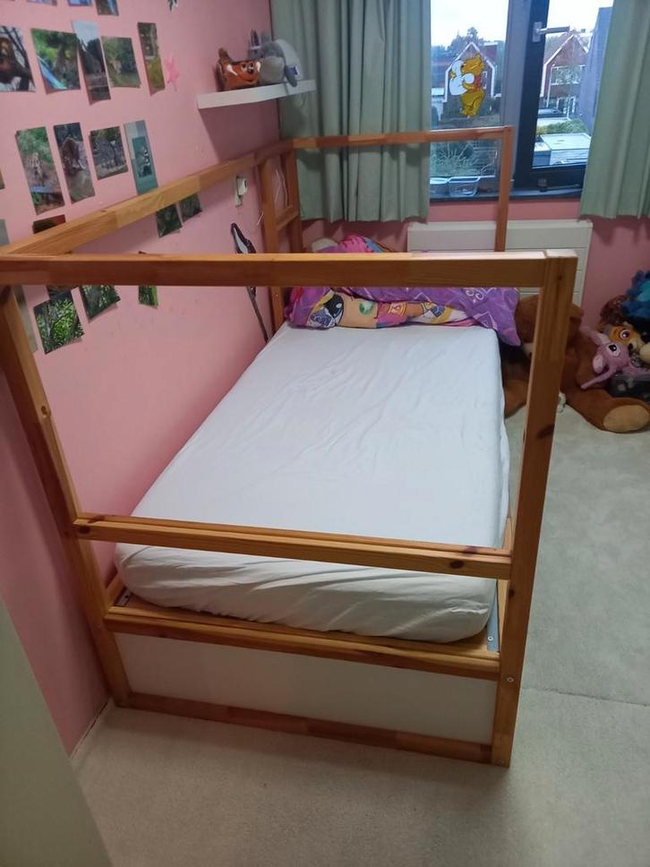Ikea Kura kinderbed. Halfhoogslaper of normaal, Huis en Inrichting, Slaapkamer | Bedden, Gebruikt, Eenpersoons, 90 cm, 200 cm