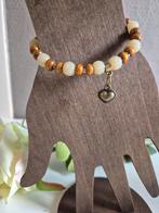 Houten en beige kralen armband met hart bedel, Sieraden, Tassen en Uiterlijk, Armbanden, Ophalen of Verzenden, Beige