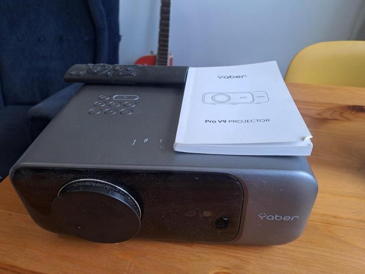 Beamer merk Yaber, inclusief instructie en afstandsbediening, Audio, Tv en Foto, Beamers, Zo goed als nieuw, LED, Full HD (1080)
