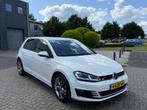 Volkswagen Golf 1.2 TSI Highline R-line Massage Stoelverwarm, Auto's, Volkswagen, Voorwielaandrijving, Euro 5, Electronic Stability Program (ESP)