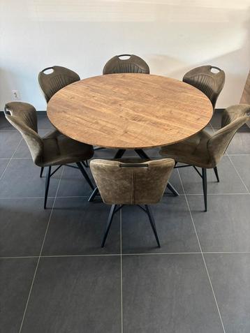 Ronde eettafel (138 cm) mangohout en 6x minot eetstoel beschikbaar voor biedingen