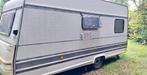 Ruime caravan + voortent + luifel + grondzeil, Caravans en Kamperen, Rondzit, Particulier, Koelkast, Vast bed