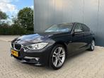 BMW 3-Serie 2.0IX 320 Aut (f30) 2013 Zwart, Nieuwe APK!, Auto's, Achterwielaandrijving, 74 €/maand, Beige, 4 cilinders