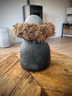 Betonlook Vaas met Krans en Bol, Antiek en Kunst, Ophalen