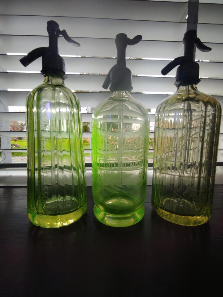 Franse siphon spuitwaterfles annagroen uraniumglas 3 stuks, Antiek en Kunst, Antiek | Glas en Kristal, Ophalen of Verzenden