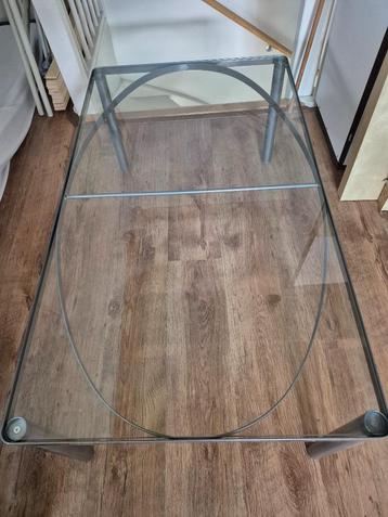 Glazen salontafel beschikbaar voor biedingen