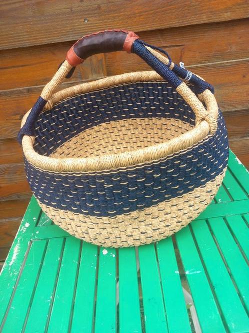 Nieuw collectie Bolgatanga mand uniek handgeweven Bolga, Huis en Inrichting, Woonaccessoires | Schalen en Manden, Nieuw, Rond