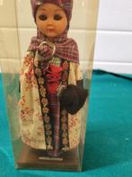 Pop hindeloopen souvenir pop, Verzamelen, Poppen, Ophalen of Verzenden, 'T Olde Gre-j, Info@toldegrej.nl, Endepoelstraat 20f Didam