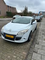 Renault Mégane 1.6 16V 81KW Coupe 2009 Wit, Auto's, Renault, Voorwielaandrijving, Stof, Zwart, 4 cilinders