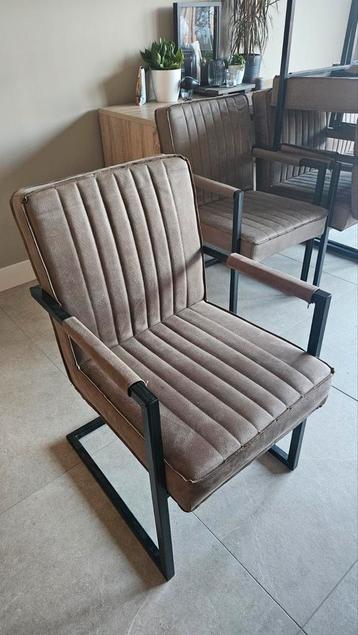Eetkamerstoelen, 6 st, leerlook & metaal, zo goed als nieuw beschikbaar voor biedingen