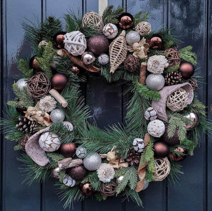Kerstkrans bruin 50cm | WinterWonderDecor, Huis en Inrichting, Woonaccessoires | Kransen, Nieuw, Ophalen of Verzenden
