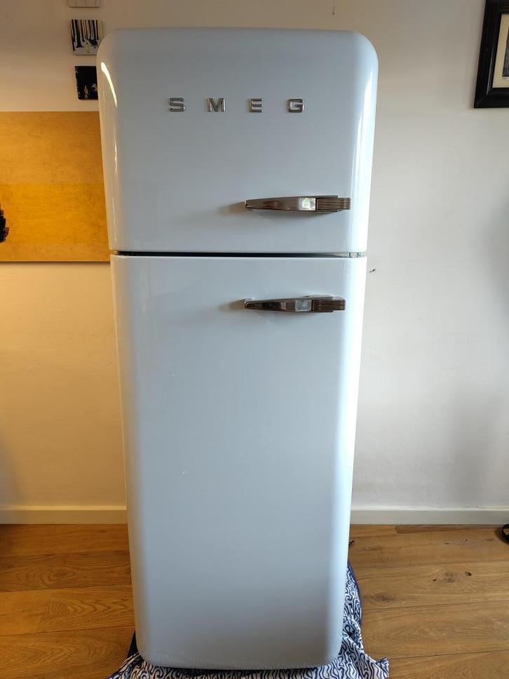Smeg retro koelkast lichtblauw linksdraaiend, Witgoed en Apparatuur, Koelkasten en IJskasten, Gebruikt, Met vriesvak, 200 liter of meer