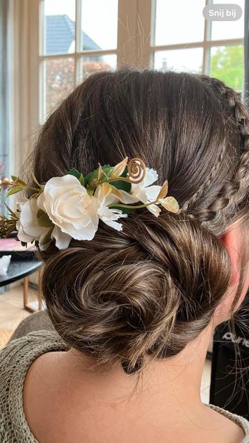 Haarstukje bruiloft- bloemen beschikbaar voor biedingen