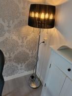 Staande zwarte lamp heb er 2 hiervan samen 40€, Huis en Inrichting, Lampen | Plafondlampen, Ophalen of Verzenden, Zo goed als nieuw