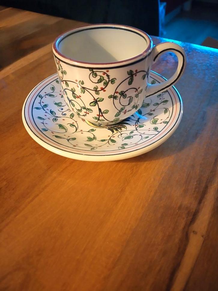 Kop en schotel - Portugees aardewerk, Huis en Inrichting, Keuken | Servies, Zo goed als nieuw, Kop(pen) en/of Schotel(s), Overige stijlen