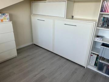Bed kast beschikbaar voor biedingen