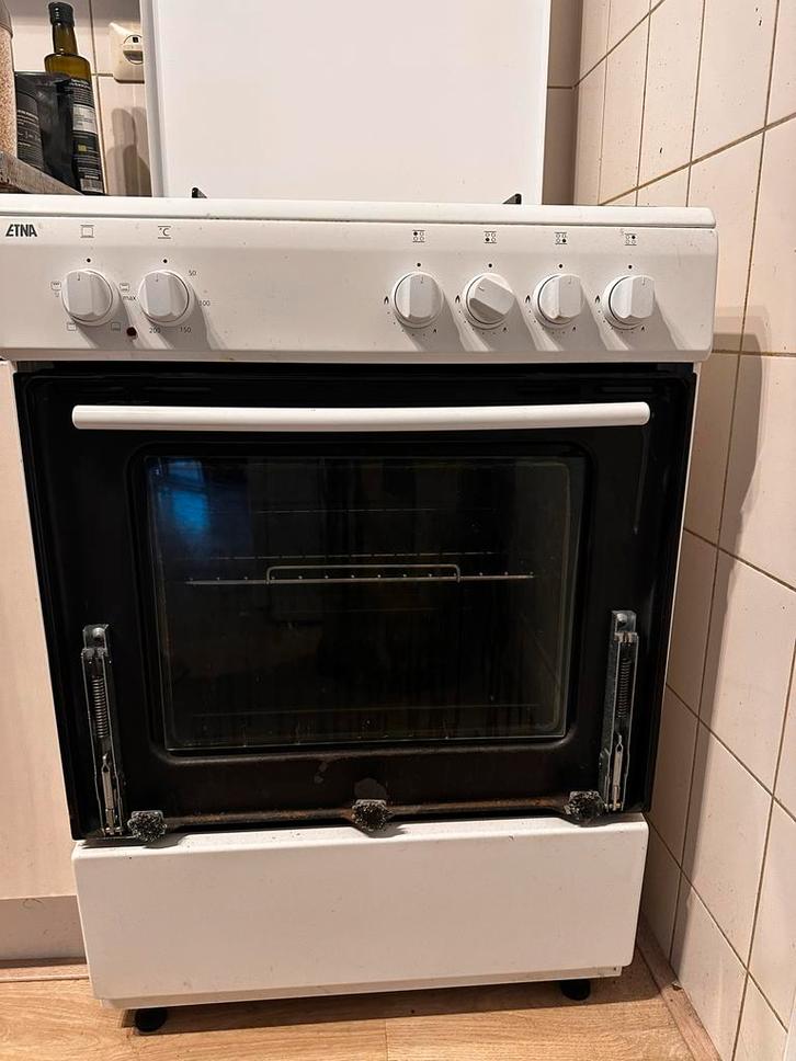 Etna gasfornuis met oven (glasplaat kapot), Witgoed en Apparatuur, Fornuizen, Gebruikt, Vrijstaand, Gas, 4 kookzones, 85 tot 90 cm