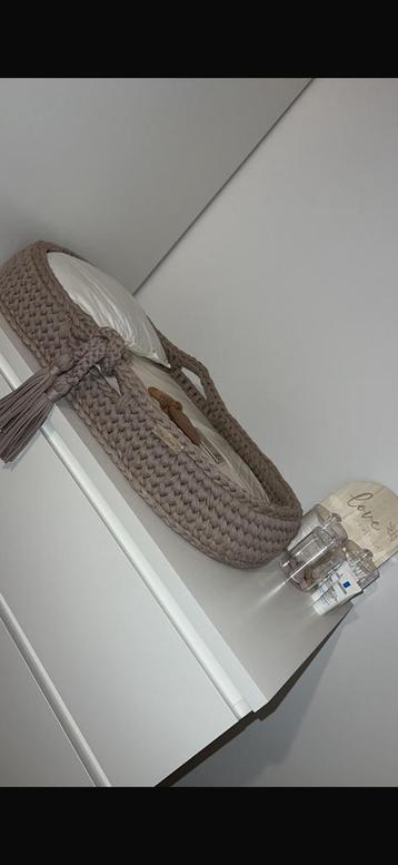 Baby Verschoon/mandje beschikbaar voor biedingen