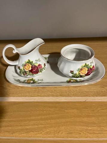 Vintage Roomstel met Roosmotief porselein beschikbaar voor biedingen