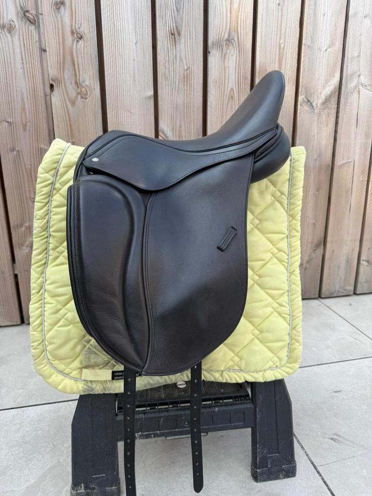 Verschillende dressuur en spring zadels, Dieren en Toebehoren, Paarden en Pony's | Zadels, Gebruikt, Dressuur, Ophalen