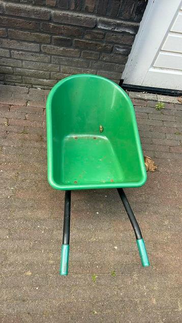 Kruiwagen kinderen met nieuwe kuip beschikbaar voor biedingen