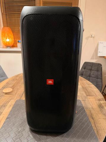 JBL Partybox 310 Krachtige Party Speaker met JBL microfoon. beschikbaar voor biedingen