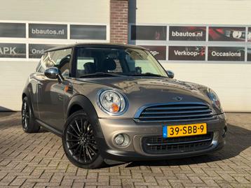 Mini 1.6 Cooper 2011 Grijs,Nap,NL Auto,Airco,Navi beschikbaar voor biedingen