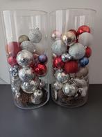 2 grote vazen met kerstballen, Ophalen of Verzenden, Gebruikt