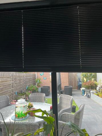 Zwarte Luxaflex - 2 stuks (80x220 & 180x200) beschikbaar voor biedingen